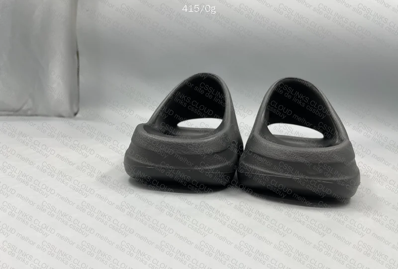 Yeezy Slide 6