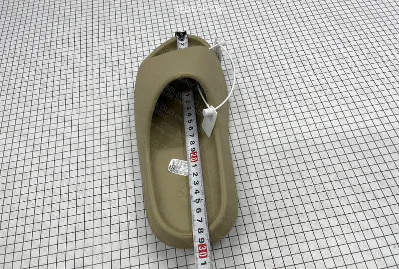 Yeezy Slide 6