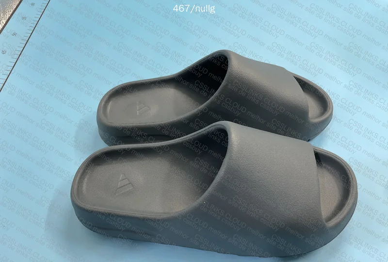 Yeezy slide 2