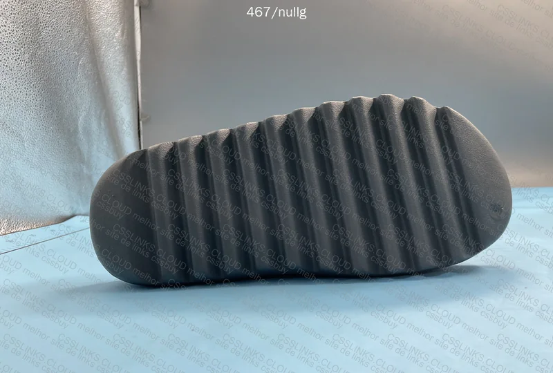 Yeezy slide 6