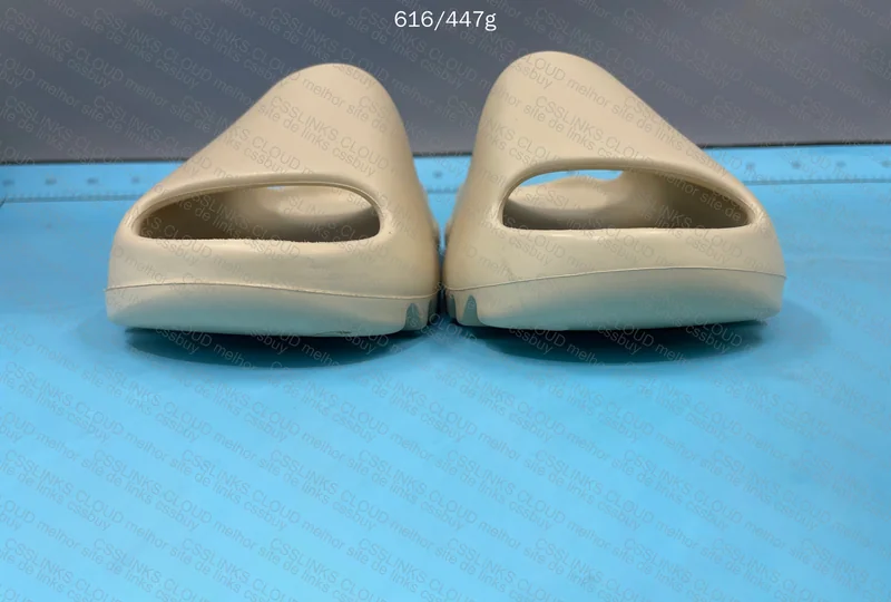 Yeezy Slide