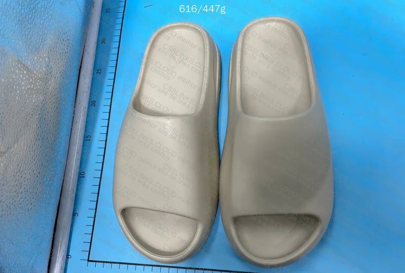 Yeezy Slide 3