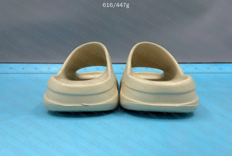 Yeezy Slide 6