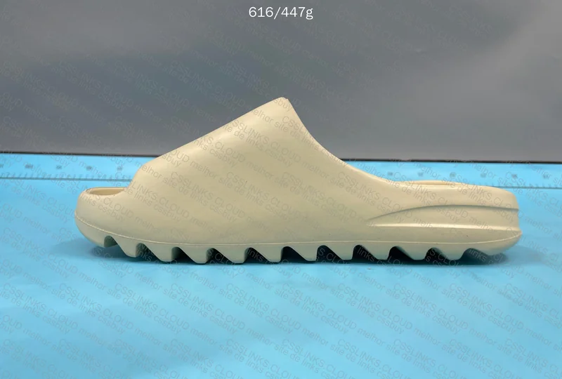 Yeezy Slide 9