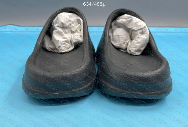 Yeezy Slide 3