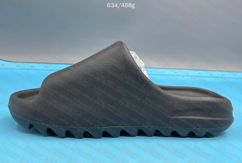 Yeezy Slide 4