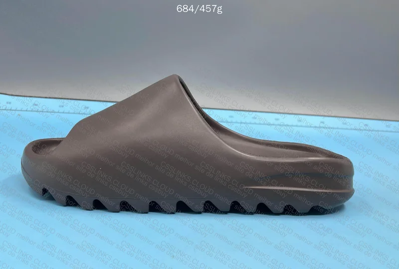 Yeezy Slide 10