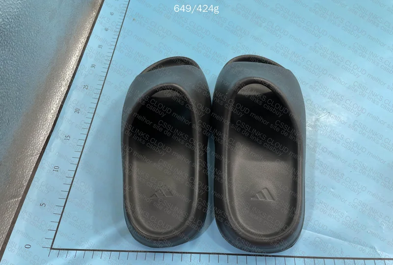 Yeezy Slide