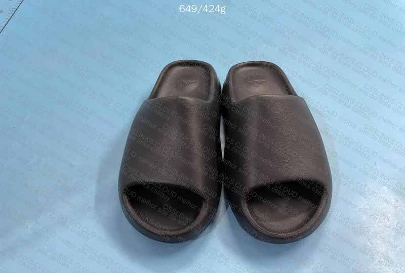 Yeezy Slide 3