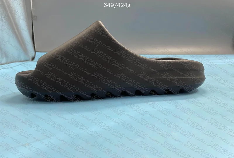 Yeezy Slide 7