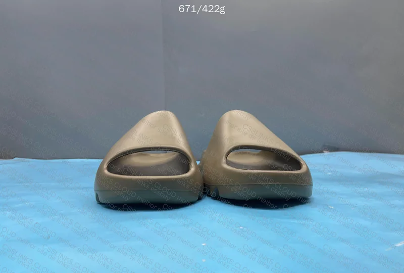 Yeezy Slide 3