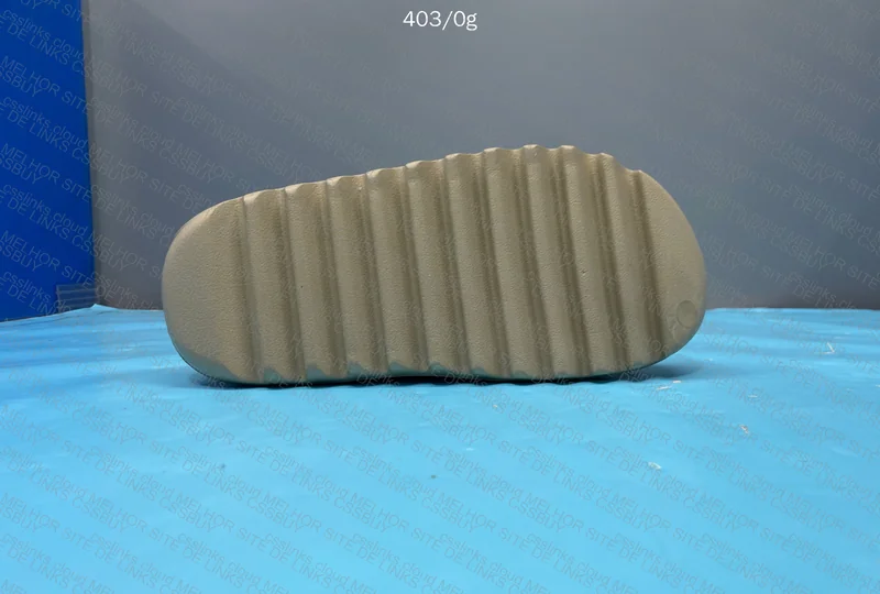 Yeezy slide 4
