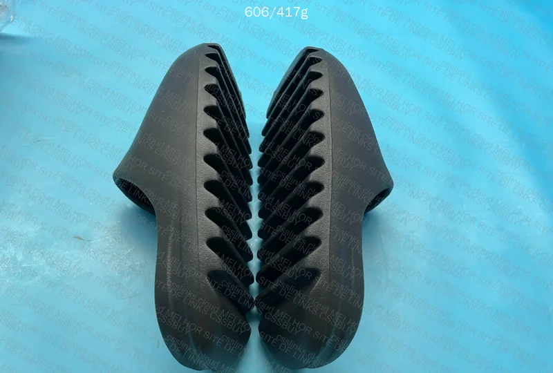 Yeezy slide 4