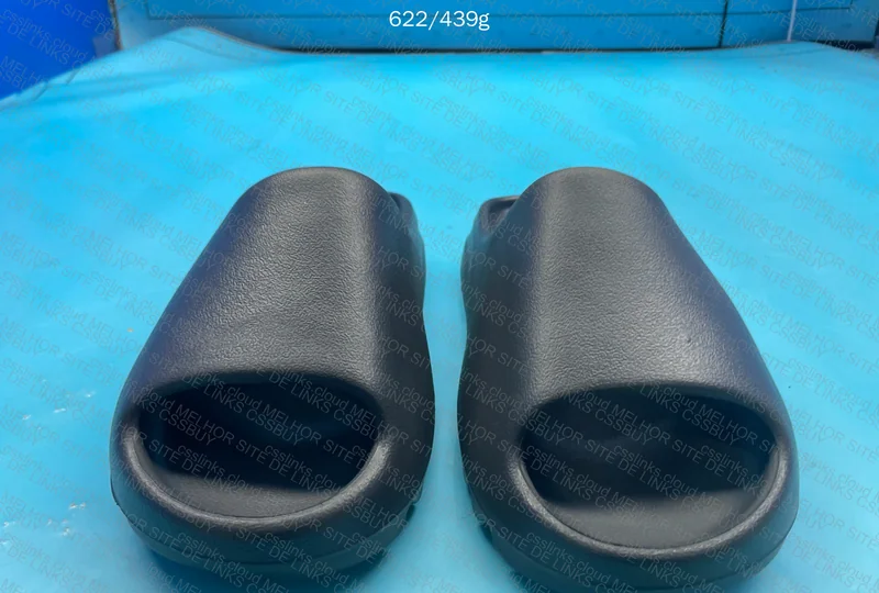 Yeezy Slide 3