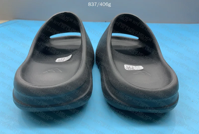 YEEZY SLIDE 3