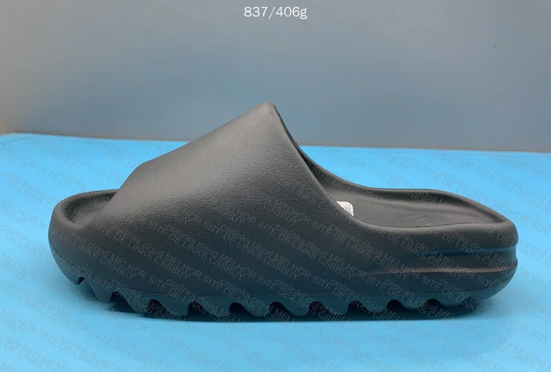YEEZY SLIDE 9