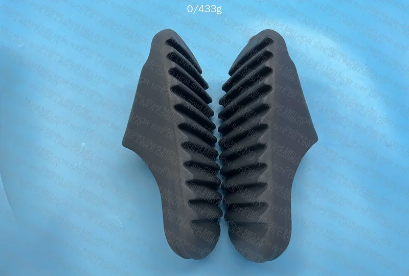 Yeezy Slide 4