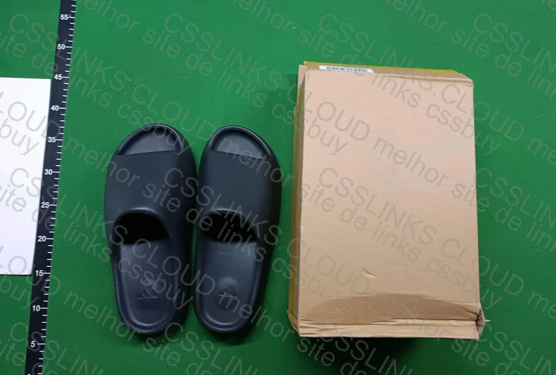 Yeezy Slide