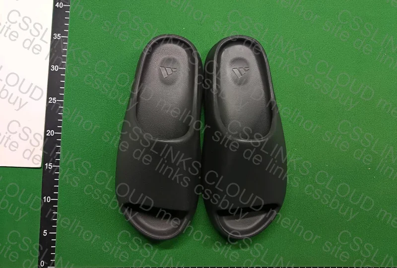 Yeezy Slide 5