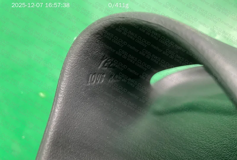 Yeezy Slide 2