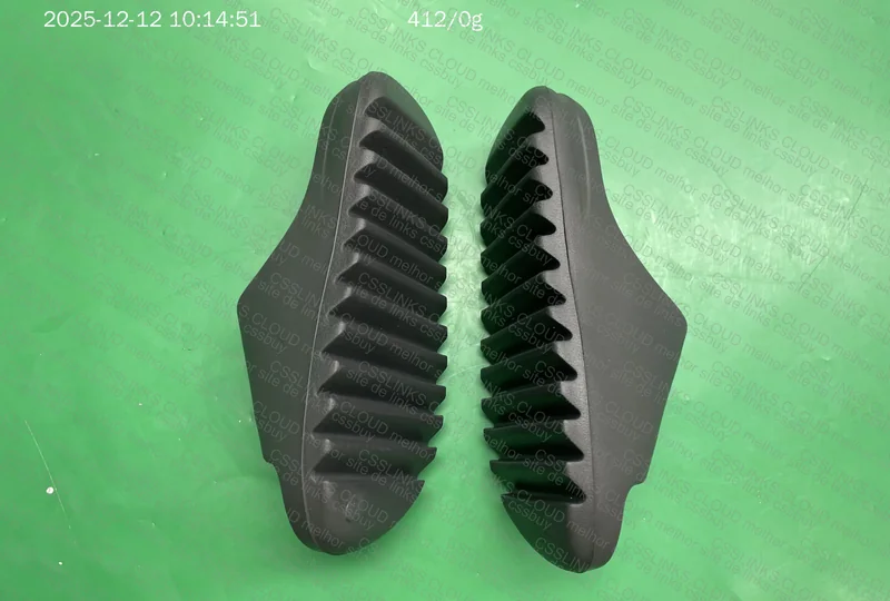 Yeezy slide 2