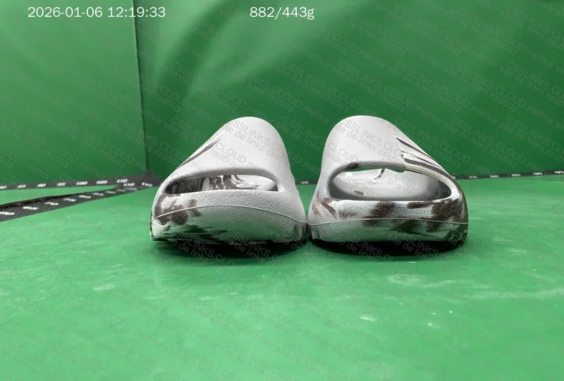 Yeezy Slide 2