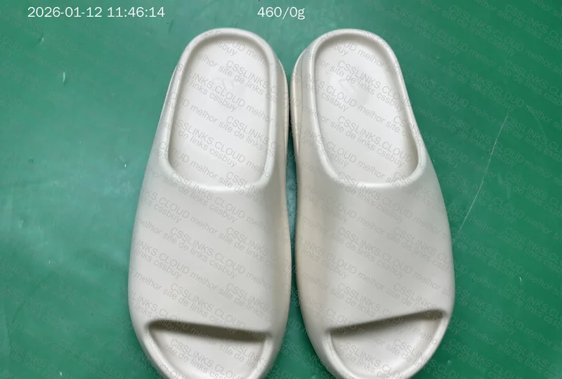 yeezy slide 4