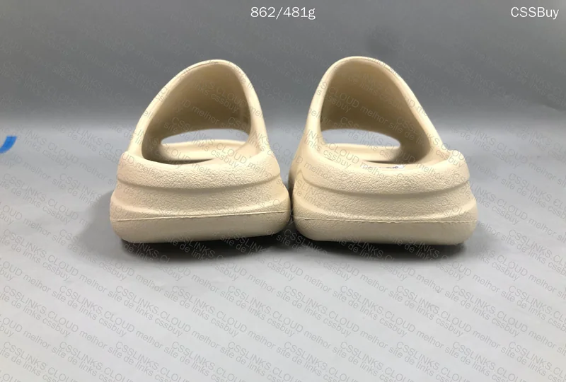 Yeezy Slide 28y 3