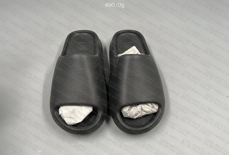 Yeezy slide 55y