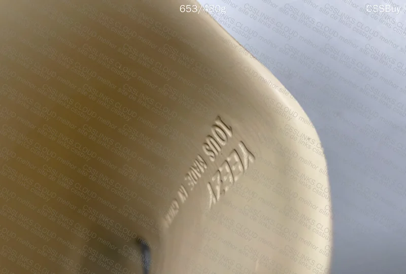Random Yeezy Slide LW B Grade 4