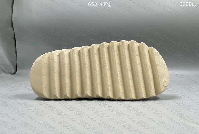 Random Yeezy Slide LW B Grade 5