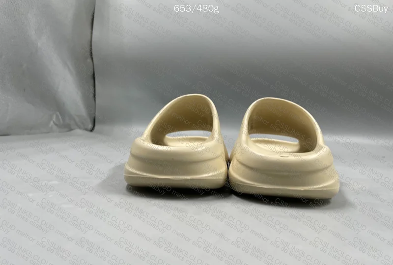 Random Yeezy Slide LW B Grade 6