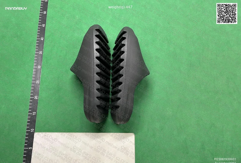 Yeezy Slide B grade 4