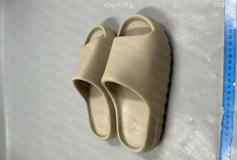 Yeezy Slide Beige