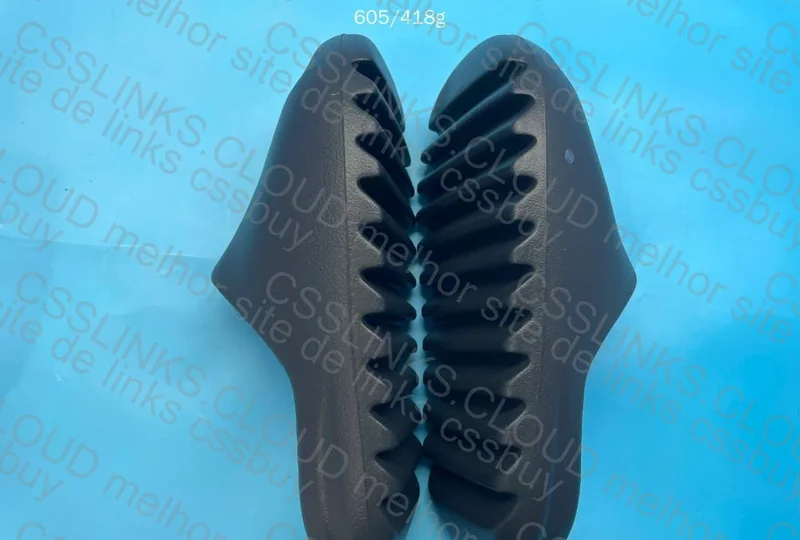 Yeezy Slide Black Basic 3