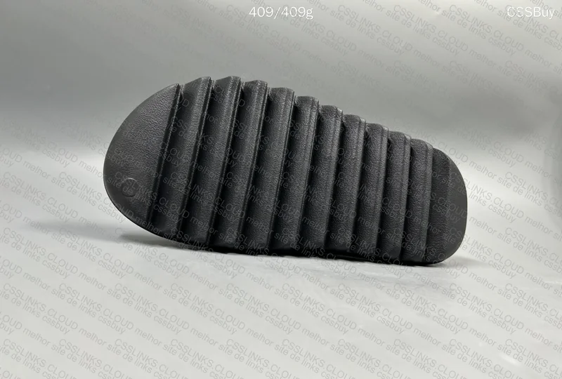 YEEZY SLIDE BLACK ONYX