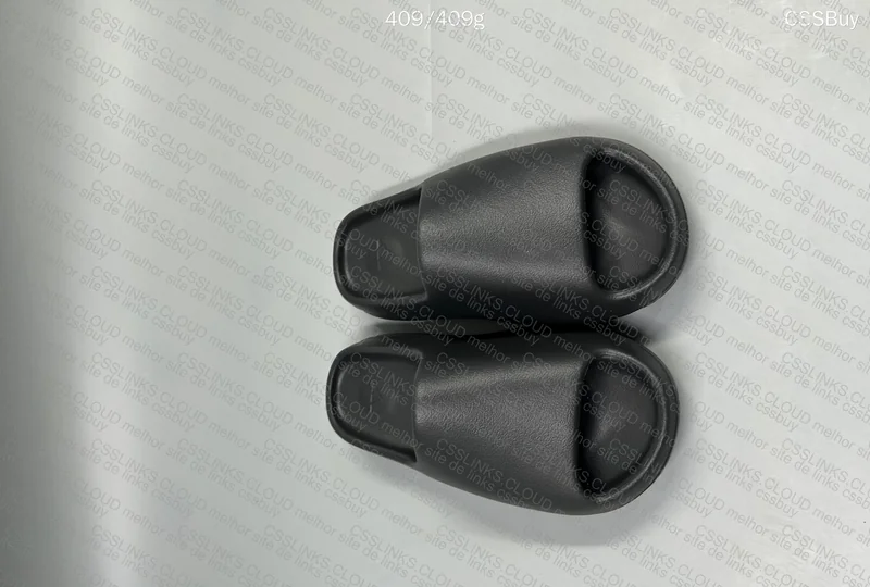 YEEZY SLIDE BLACK ONYX 2