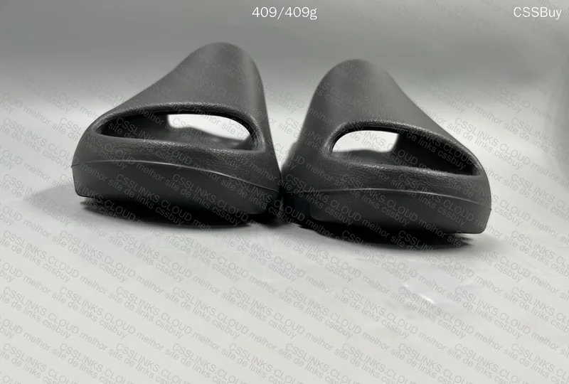 YEEZY SLIDE BLACK ONYX 3