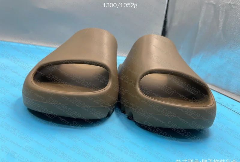 Yeezy Slide Blind Box 3