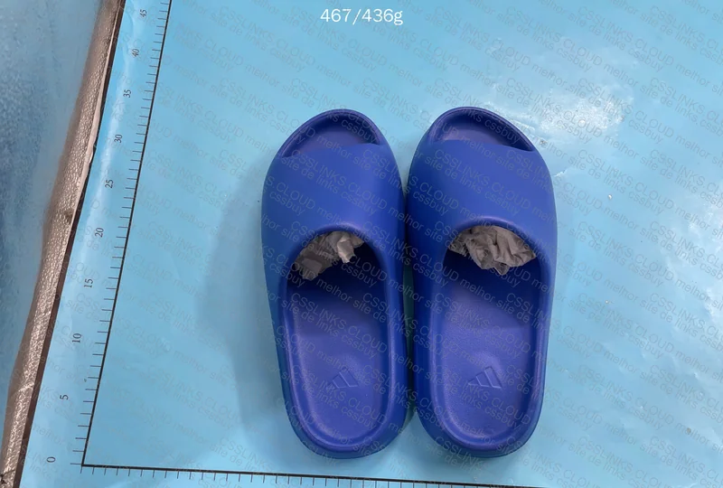 Yeezy Slide (blind box)