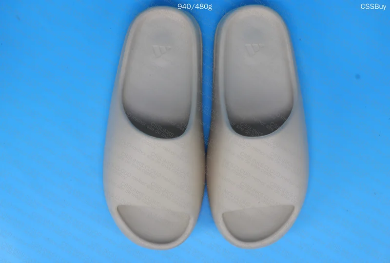 Yeezy Slide Bone 4