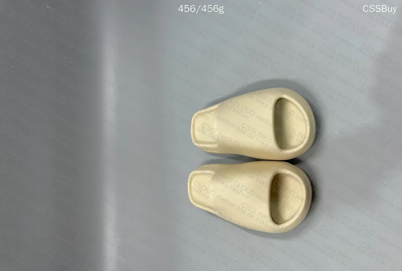 Yeezy Slide Bone 4
