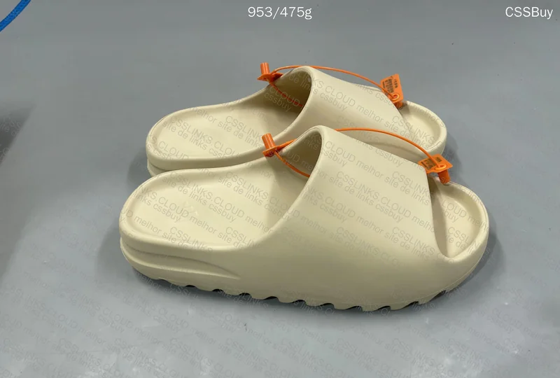 Yeezy Slide Bone 4