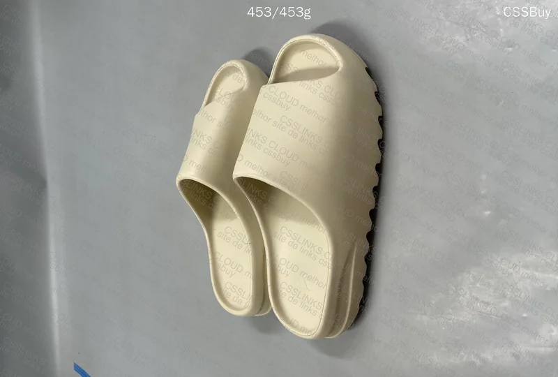 Yeezy Slide 'Bone' 3