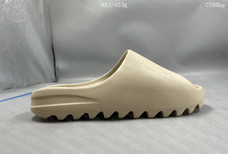 Yeezy Slide 'Bone' 4