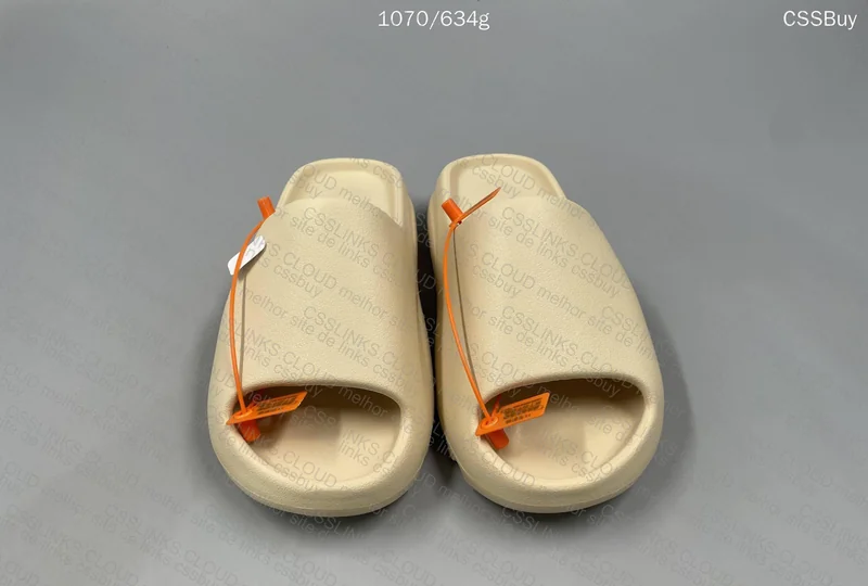 Yeezy Slide Bone