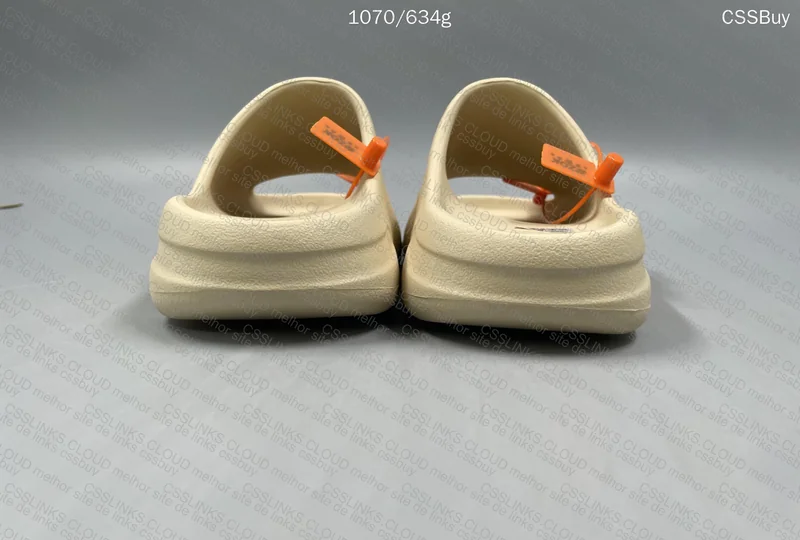 Yeezy Slide Bone 3