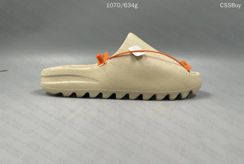 Yeezy Slide Bone 4
