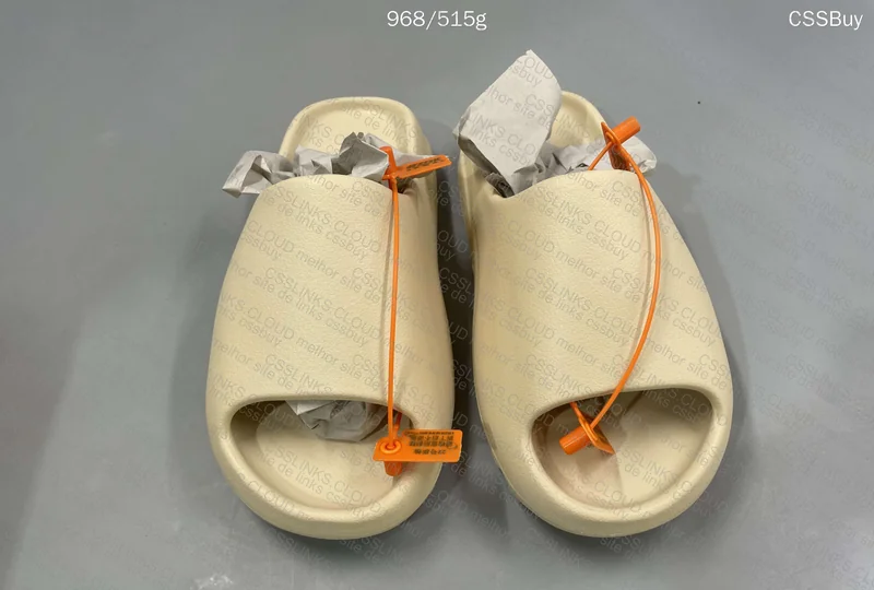 Yeezy Slide Bone 3