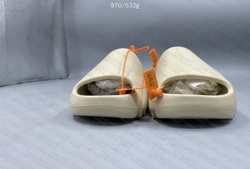 Yeezy Slide Bone 3